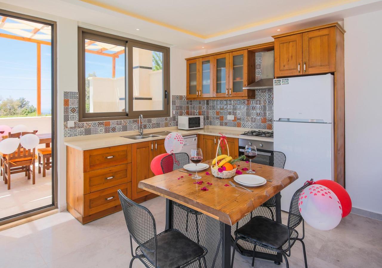 Villa 1 Sleeps 2 Honeymoon Isolated Infinity-Villa Orkide Uzumlu  Exterior foto